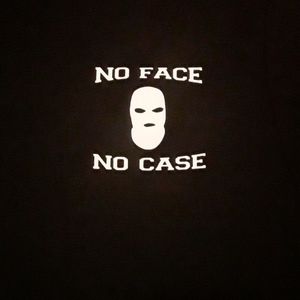 No face No case black T-shirt